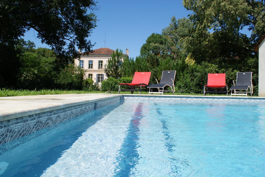 Bed and Breakfast Chateau De Grenier Saint-Leger  Экстерьер фото