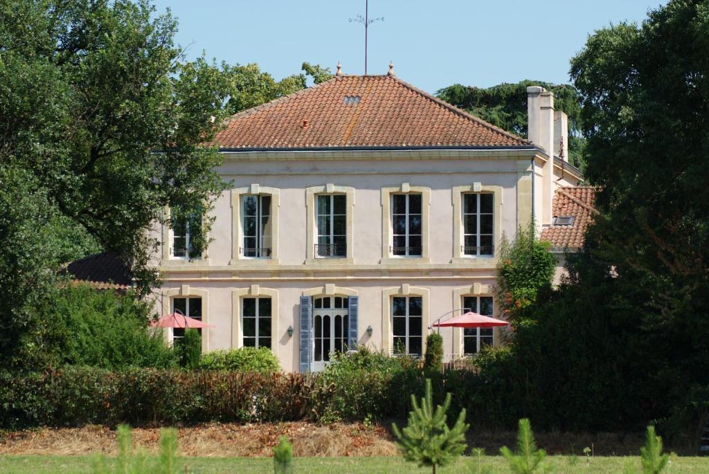 Bed and Breakfast Chateau De Grenier Saint-Leger  Экстерьер фото