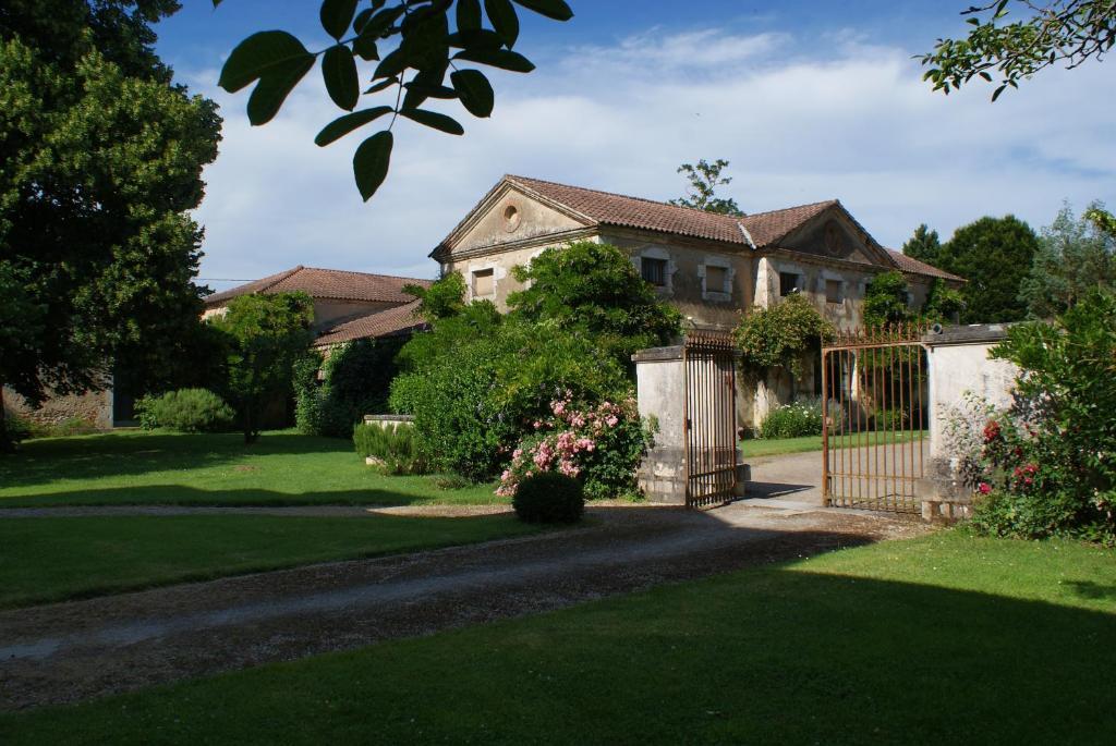 Bed and Breakfast Chateau De Grenier Saint-Leger  Экстерьер фото