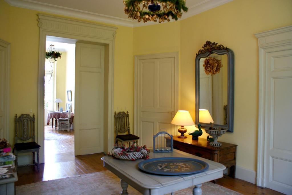 Bed and Breakfast Chateau De Grenier Saint-Leger  Экстерьер фото